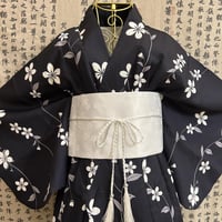 يوكاتا اسود مع حزام فيونكة