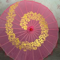 مظلة قماشية كبيرة