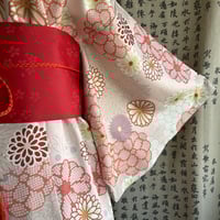 يوكاتا أزهار متنوعة مع حزام فيونكة