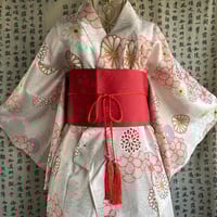 يوكاتا أزهار متنوعة مع حزام فيونكة