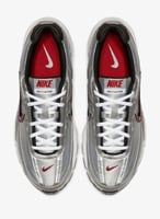 حذاء نايك احمر سلفر