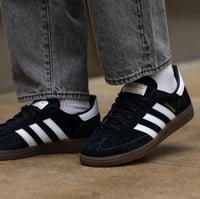 حذاء كلاسيكي منخفض للاستخدام اليومي - Spezial | أس...