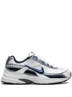 حذاء نايك ازرق