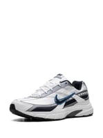 حذاء نايك ازرق