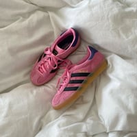 حذاء نسائي كلاسيكي منخفض للاستخدام اليومي - Gazell...