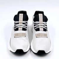 حذاء أون رانينغ كلاود نوفا (أبيض/بيج)