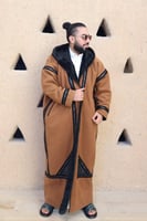 فروة جوخ ملكية بتطريز جلدي فاخر