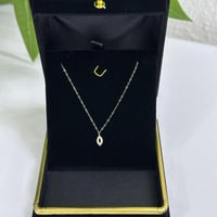 عقد ذهب عيار ١٨ فاخر داخل بوكيه