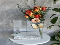 تنسيق ورد مع فازة سمك فايتر - تصميم شفاف أنيق