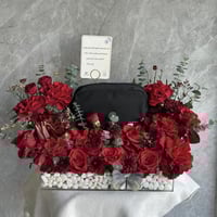 شنطة تومي الرجالية الأنيقة