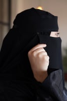 بكج 3 نقاب مشبك وسط