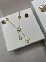 طقم van cleef ذهبي