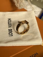 خاتم LOUIS VUITTON ذهبي