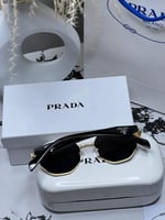 نظارة PRADA المشهورة