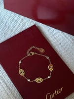 إسوارة Cartier معدن ذهبي بفصوص