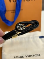 إسوارة LOUIS VUITTON جلد ومعدن ذهبي