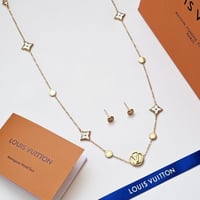 سلسال LOUIS VUITTON ذهبي- لؤلؤي