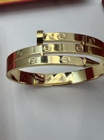 اسوارة كارتير ذهبي