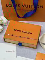 إسوارة LOUIS VUITTON معدن فضي