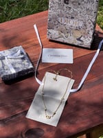 سلسال Dior ذهبي لؤلؤة