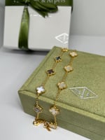 أسوارة Van cleef ذهبي وردة