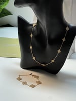 طقم van cleef ذهبي