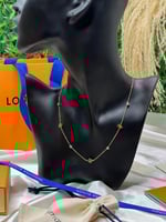 سلسال LOUIS VUITTON ذهبي- عودي