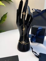 أسوار كف يد مع خاتم apm ذهبي