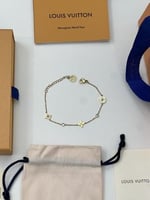 إسوارة LOUIS VUITTON معدن ذهبي