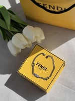 إسوارة fendi معدن فضي