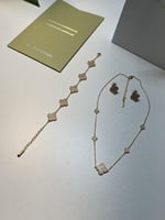 طقم van cleef ذهبي