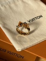 خاتم LOUIS VUITTON ذهبي