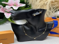 طقم لويس فيتون