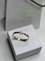 اسوارة فان كليف ذهبي