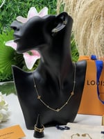 طقم لويس فيتون