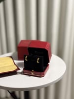 حلق كارتيه ذهبي