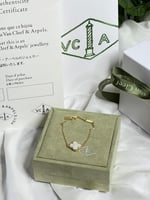 إسوارة Van cleef ذهبي _صدفي