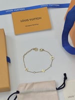 إسوارة LOUIS VUITTON معدن ذهبي