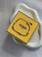 إسوارة fendi معدن ذهبي