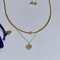 سلسال مع حلق TORY BURCH معدن ذهبي بفصوص