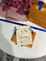 سلسال LOUIS VUITTON ذهبي