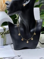 سلسال Van cleef المميز مع حلق