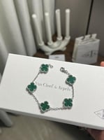 إسوارة Van cleef فضي - أخظر