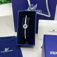 اسوارة سوارفيسكي فضي كرستالة زرقاء