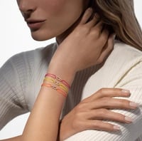 أسوارة MESSIKA خيط ملون ذهبي