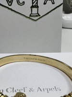 اسوارة فان كليف ذهبي