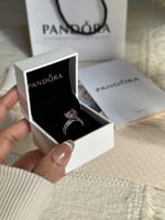 خاتم باندورا PANDORA فضي كرستالة وردي الجوهرة