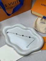 إسوارة LOUIS VUITTON معدن فضي