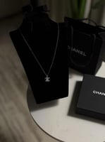 سلسال CHANEL فضي