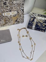 سلسال Dior معدن ذهبي لؤلؤ